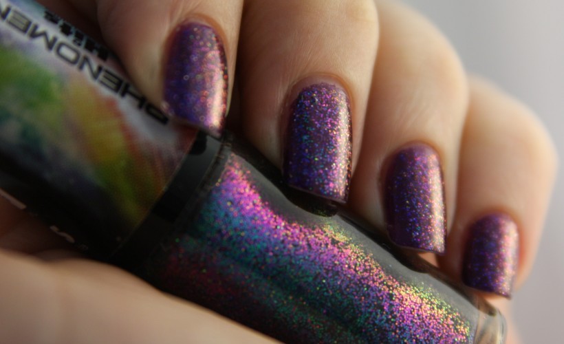 Glitter_nail_polish_(purple)