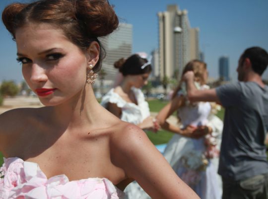 Toilet Paper Bride - Reductress