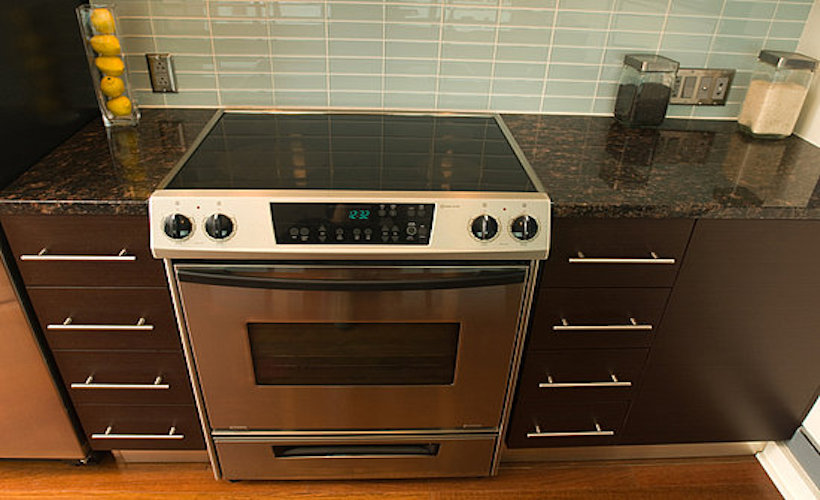 Reductress » Breaking Oven Doesn’t Work or Maybe Never Worked?